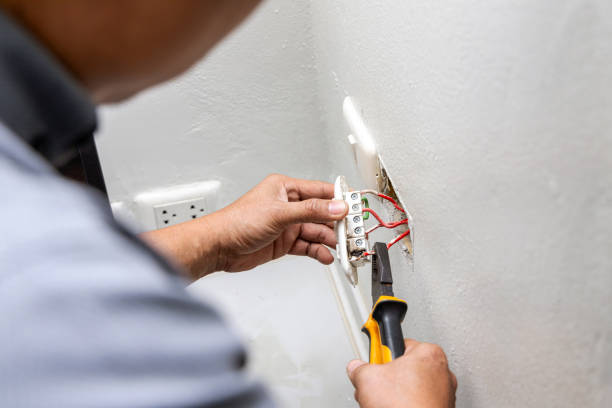 Best Affordable Emergency Electrician  in Mustang, OK